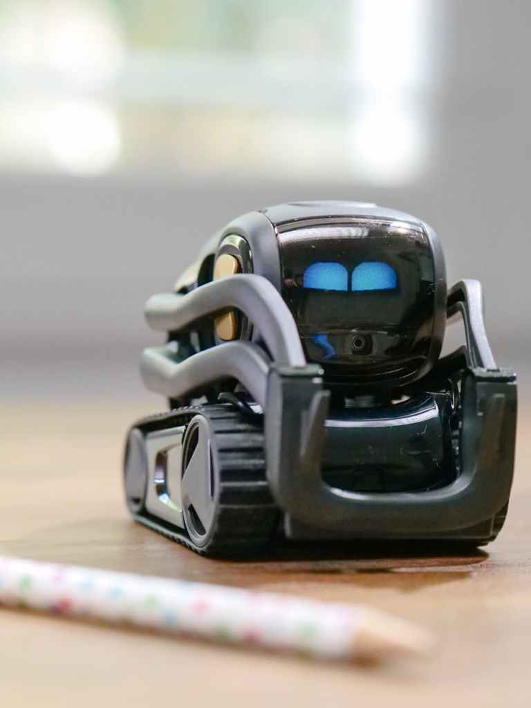 Mini robot toy